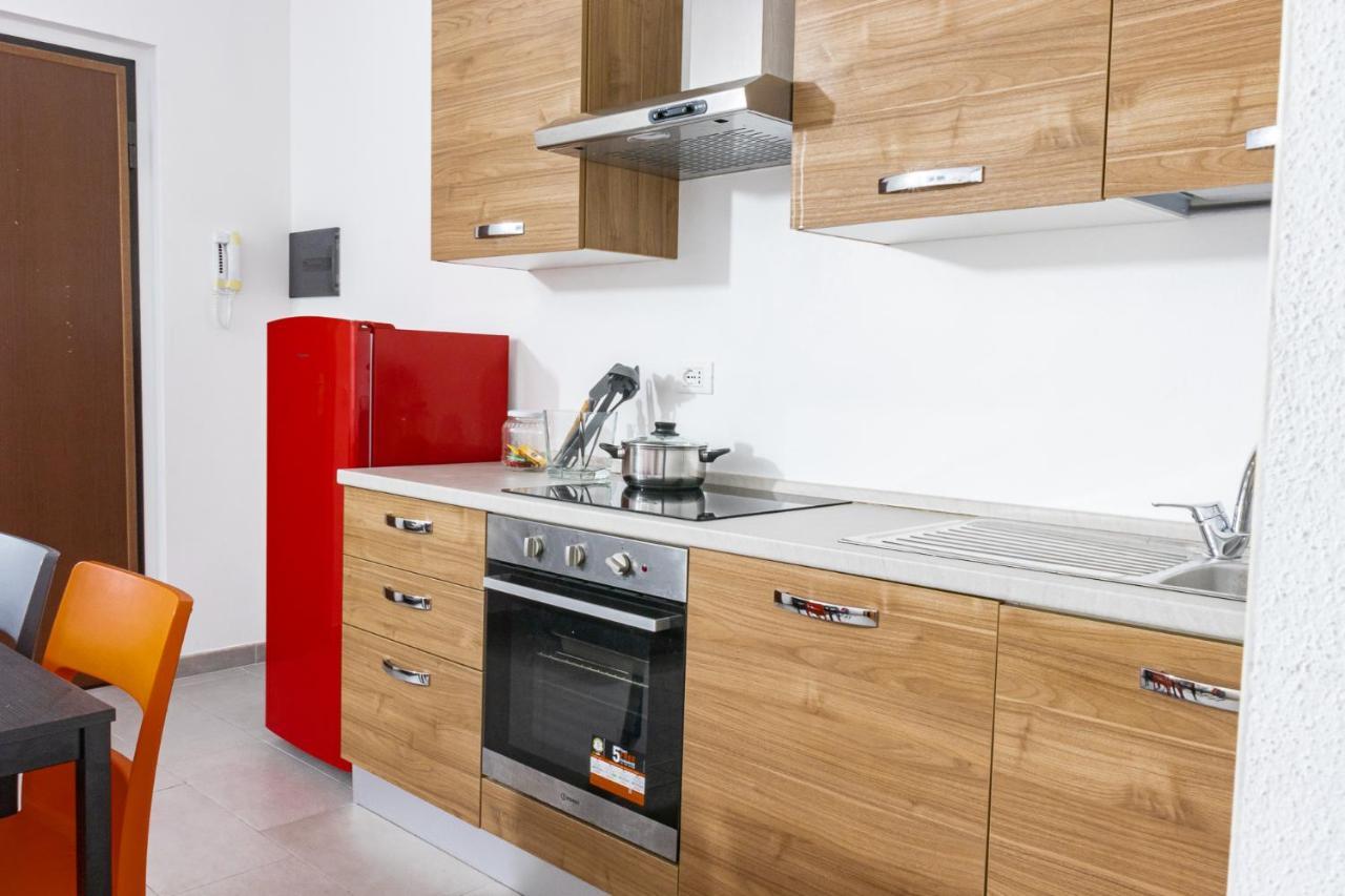 Staurenghi Red Apartment Varese Dış mekan fotoğraf